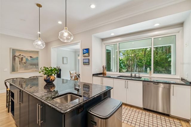 5210 S CRESCENT DRIVE, Tampa, FL 33611