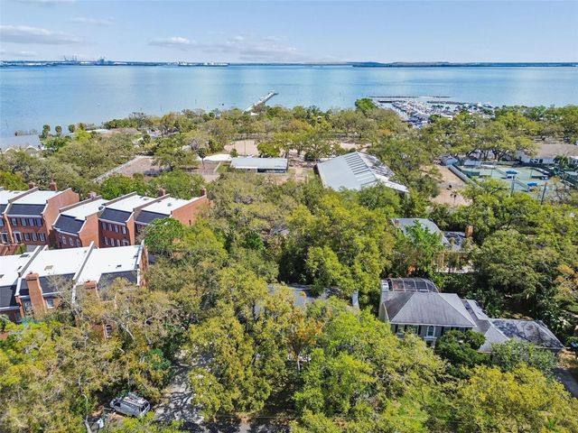 5210 S CRESCENT DRIVE, Tampa, FL 33611