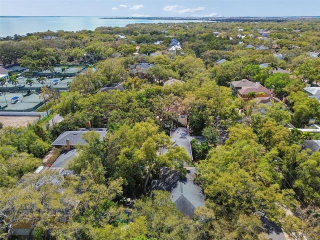 5210 S CRESCENT DRIVE, Tampa, FL 33611