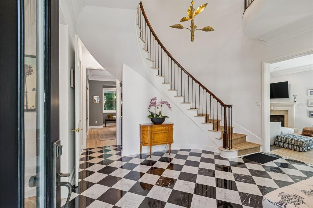 Image 11 of property listing at 5210 S CRESCENT DRIVE, Tampa, FL 33611