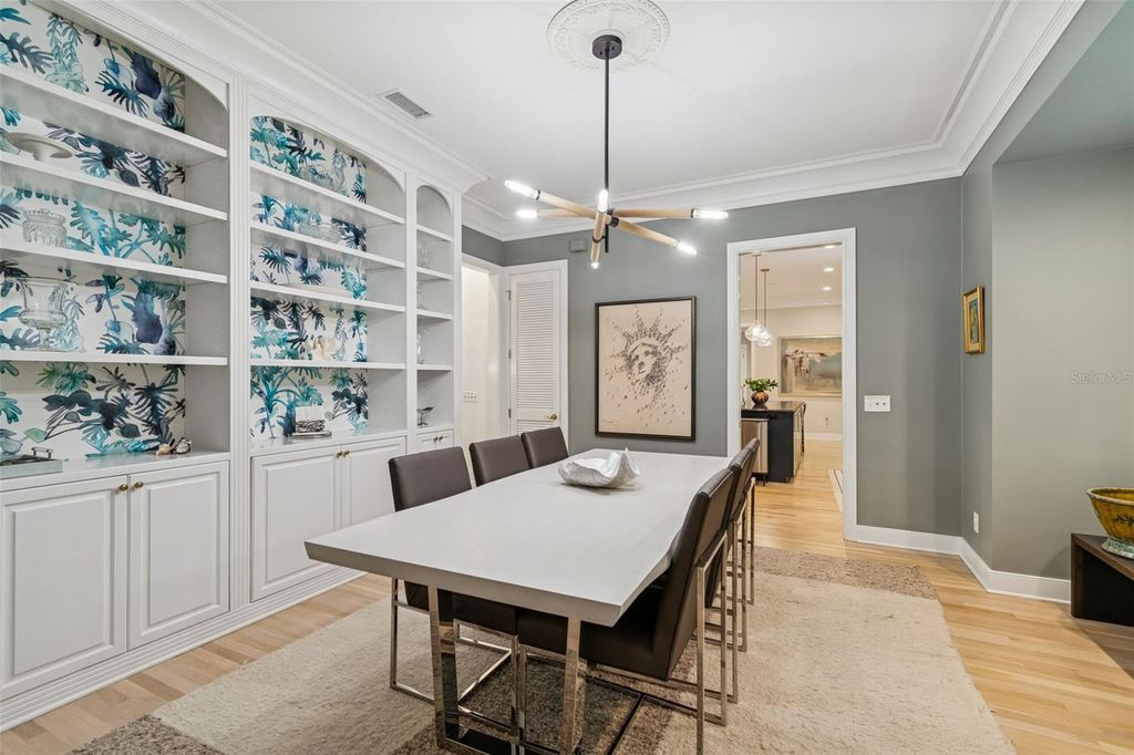 Image 17 of property listing at 5210 S CRESCENT DRIVE, Tampa, FL 33611