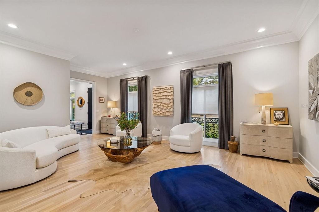 Image 28 of property listing at 5210 S CRESCENT DRIVE, Tampa, FL 33611