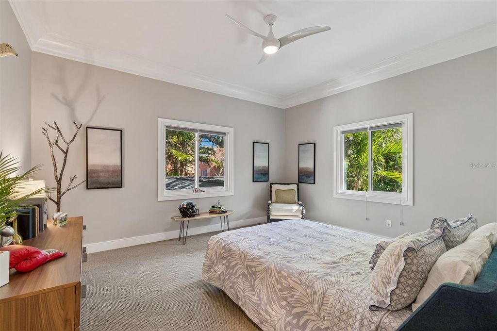 Image 38 of property listing at 5210 S CRESCENT DRIVE, Tampa, FL 33611