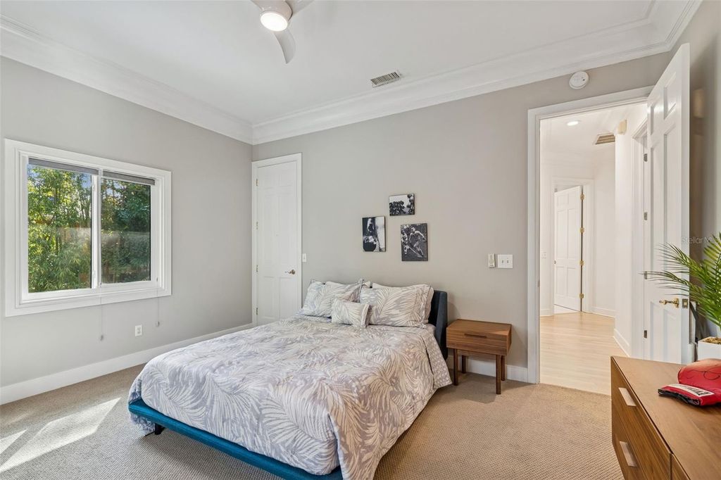 Image 39 of property listing at 5210 S CRESCENT DRIVE, Tampa, FL 33611