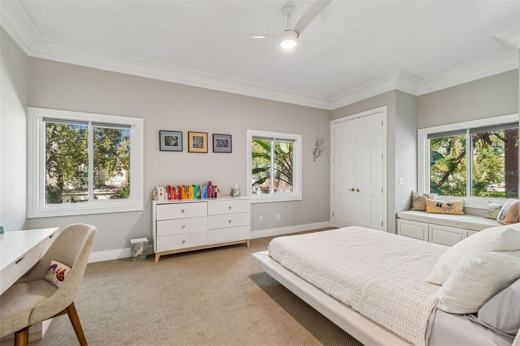 Image 41 of property listing at 5210 S CRESCENT DRIVE, Tampa, FL 33611