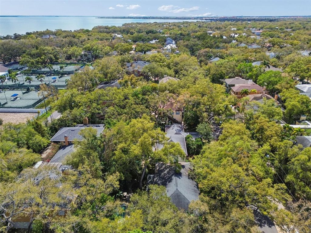 Image 50 of property listing at 5210 S CRESCENT DRIVE, Tampa, FL 33611