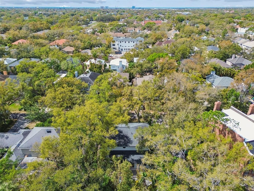 Image 51 of property listing at 5210 S CRESCENT DRIVE, Tampa, FL 33611