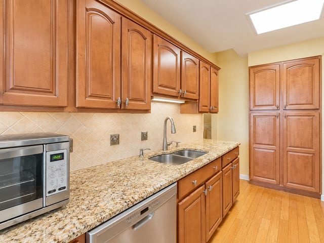 242 SUMMIT AVE, Bogota, NJ 07603