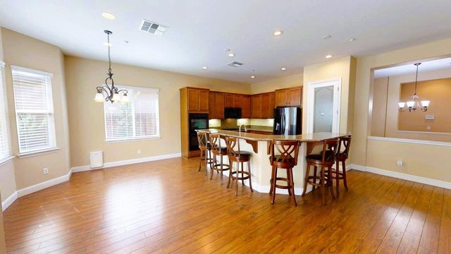 2241 Coryton Ln, Roseville, CA 95747