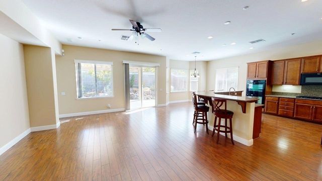2241 Coryton Ln, Roseville, CA 95747