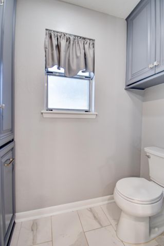 78 Ivy Court, Jones Creek, TX 77541