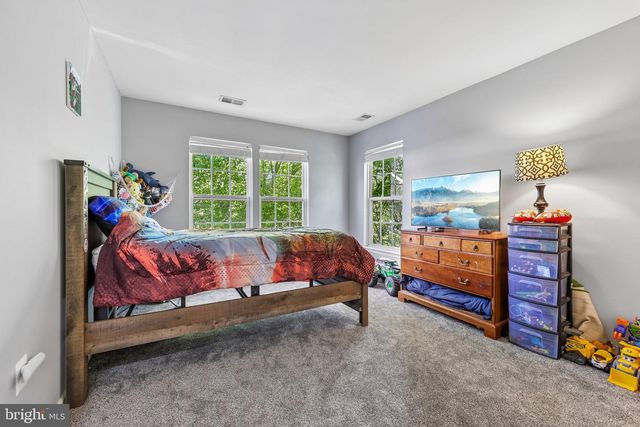 5000 ANCHORSTONE DR, Woodbridge, VA 22192