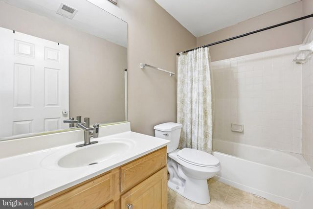 5000 ANCHORSTONE DR, Woodbridge, VA 22192