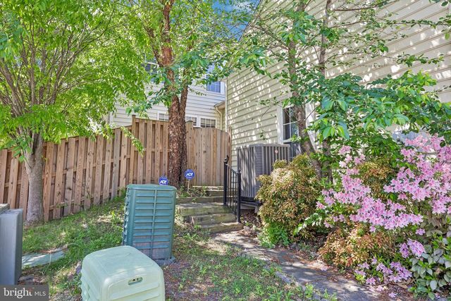 5000 ANCHORSTONE DR, Woodbridge, VA 22192