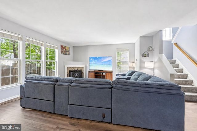 5000 ANCHORSTONE DR, Woodbridge, VA 22192