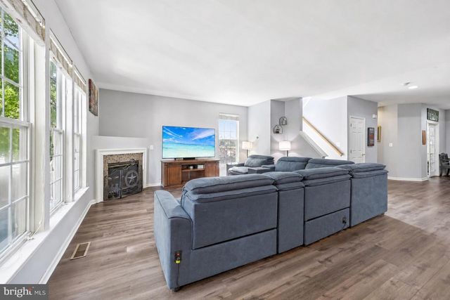 5000 ANCHORSTONE DR, Woodbridge, VA 22192