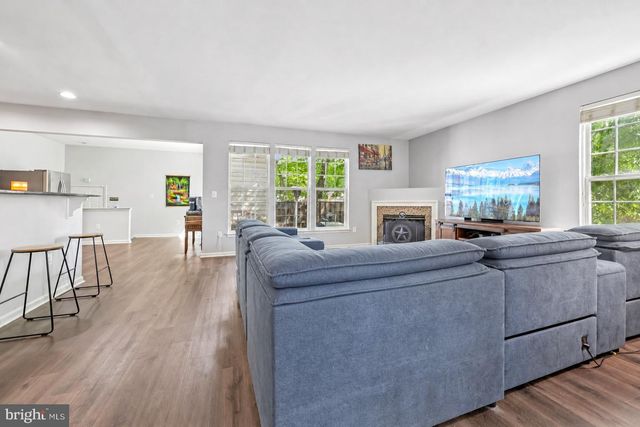 5000 ANCHORSTONE DR, Woodbridge, VA 22192