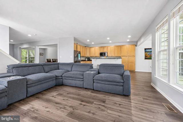 5000 ANCHORSTONE DR, Woodbridge, VA 22192
