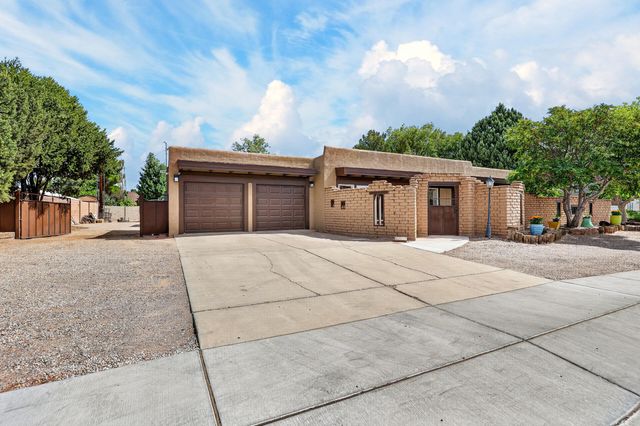 5817 Western Trail NW, Albuquerque, NM 87120