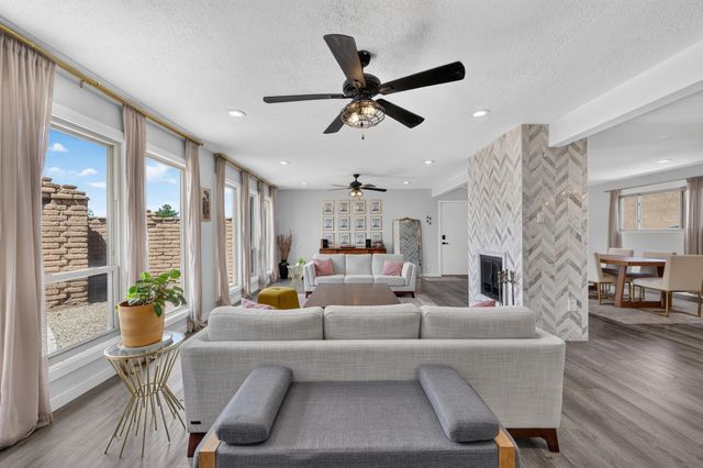 5817 Western Trail NW, Albuquerque, NM 87120