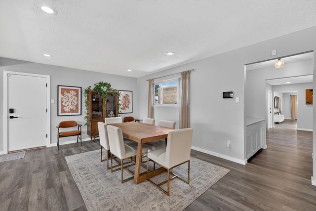 5817 Western Trail NW, Albuquerque, NM 87120