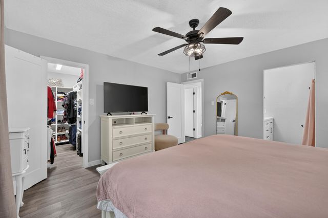 5817 Western Trail NW, Albuquerque, NM 87120