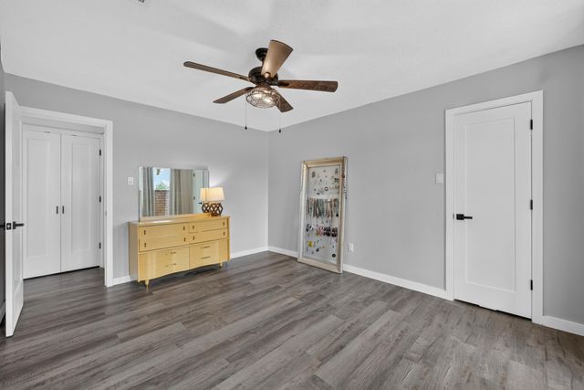 5817 Western Trail NW, Albuquerque, NM 87120