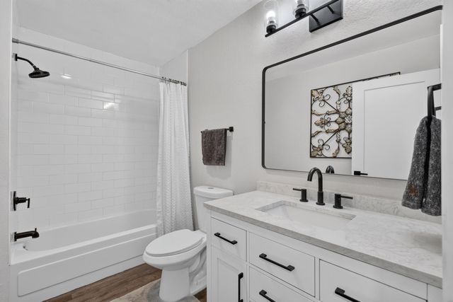 5817 Western Trail NW, Albuquerque, NM 87120