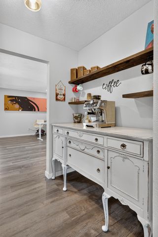 5817 Western Trail NW, Albuquerque, NM 87120