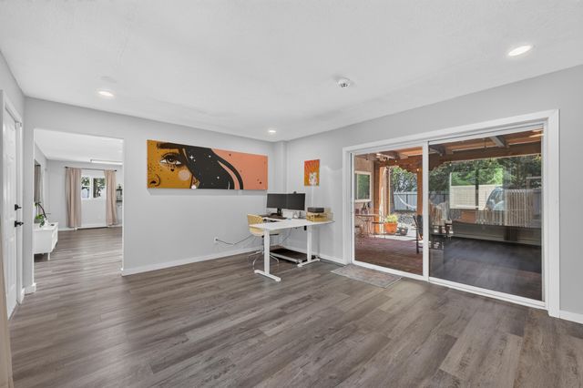 5817 Western Trail NW, Albuquerque, NM 87120