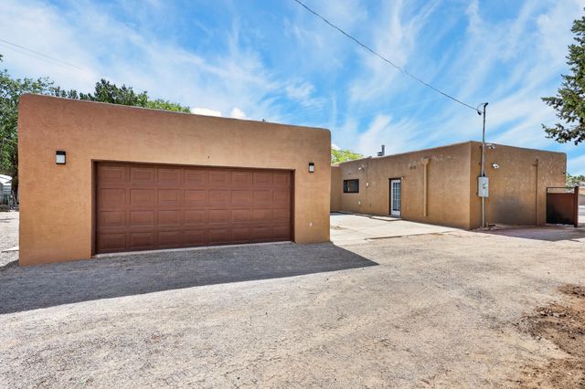 5817 Western Trail NW, Albuquerque, NM 87120