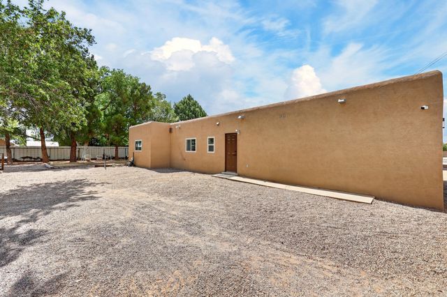 5817 Western Trail NW, Albuquerque, NM 87120