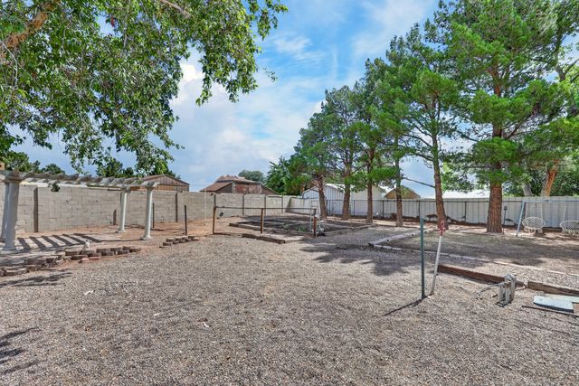 5817 Western Trail NW, Albuquerque, NM 87120