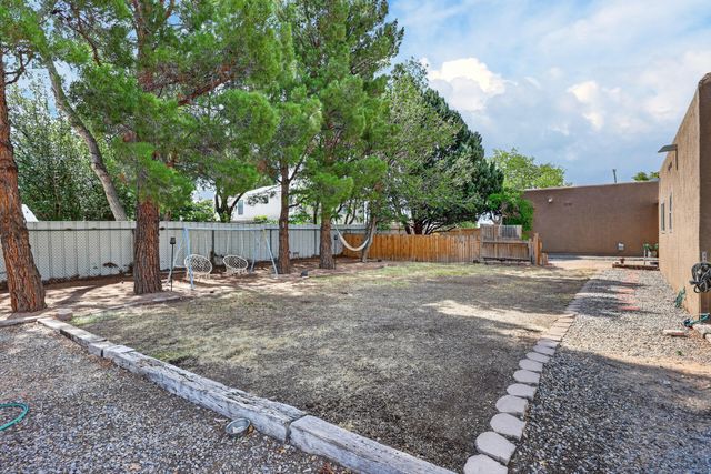 5817 Western Trail NW, Albuquerque, NM 87120