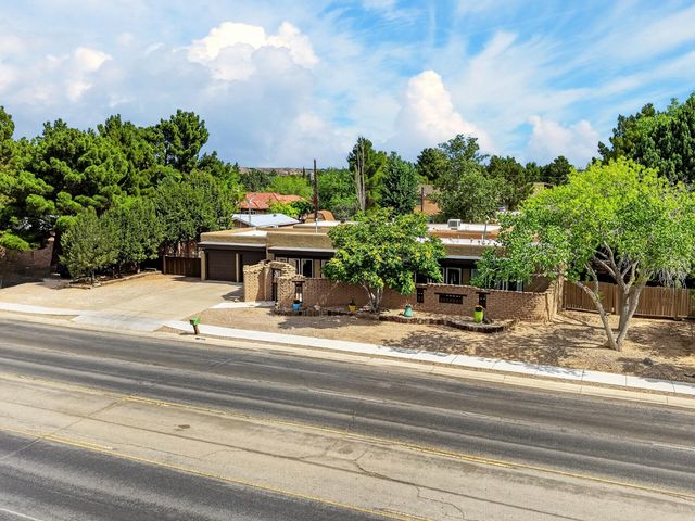 5817 Western Trail NW, Albuquerque, NM 87120