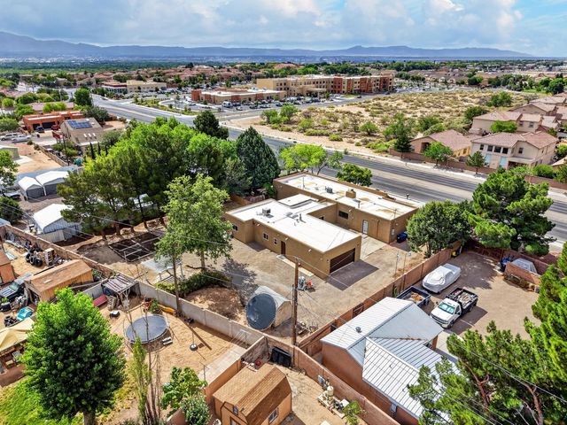 5817 Western Trail NW, Albuquerque, NM 87120