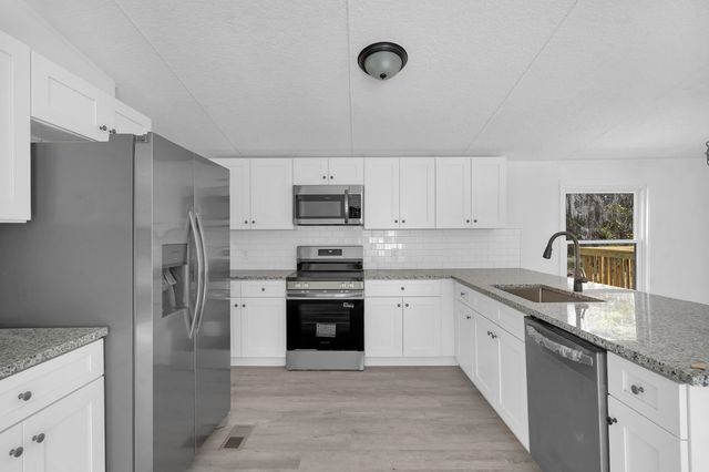 1412 Century Cir, St Augustine, FL 32084