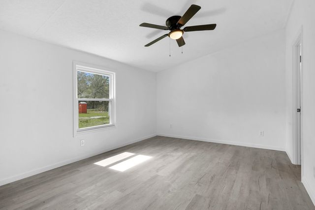 1412 Century Cir, St Augustine, FL 32084