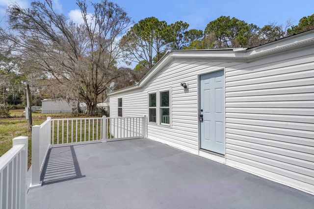 1412 Century Cir, St Augustine, FL 32084