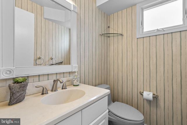 11709 MILBERN DR, Potomac, MD 20854