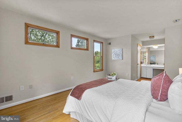 11709 MILBERN DR, Potomac, MD 20854