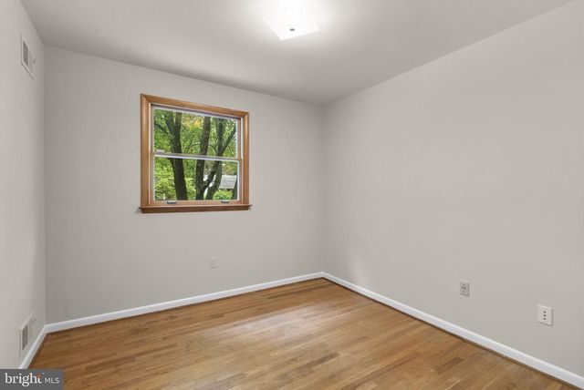 11709 MILBERN DR, Potomac, MD 20854