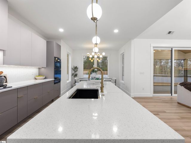 726 New South Court, Wellford, SC 29385