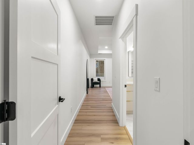 726 New South Court, Wellford, SC 29385