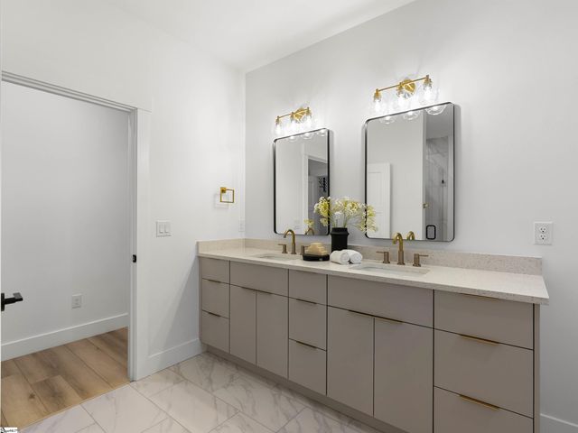 726 New South Court, Wellford, SC 29385