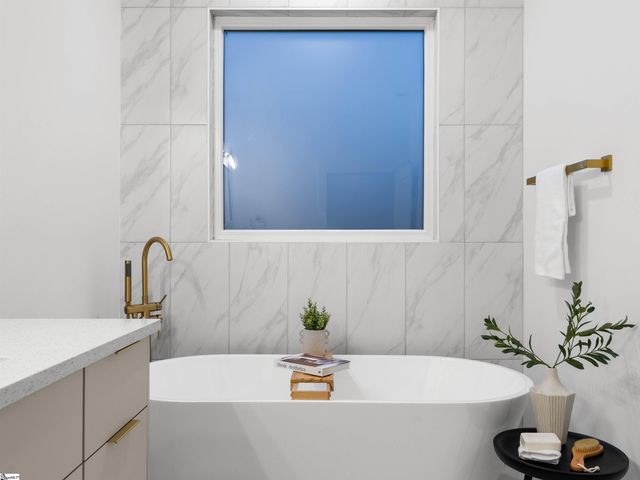 726 New South Court, Wellford, SC 29385