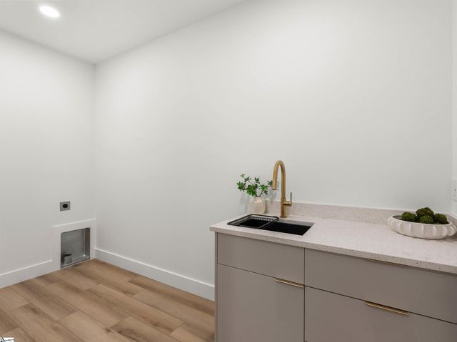 726 New South Court, Wellford, SC 29385