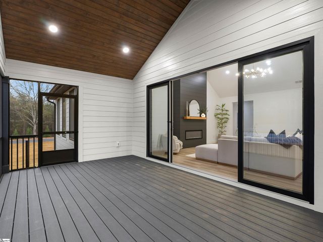 726 New South Court, Wellford, SC 29385