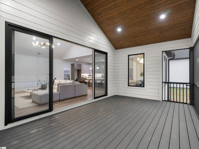 726 New South Court, Wellford, SC 29385