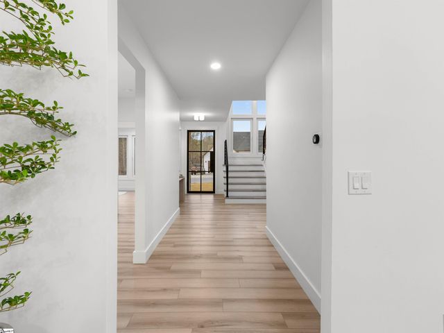 726 New South Court, Wellford, SC 29385